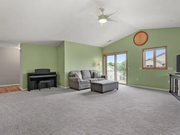 626 Military Ridge Dr, Verona, WI 53593