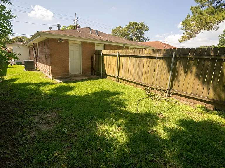 516 N Atlanta St — Photo 13