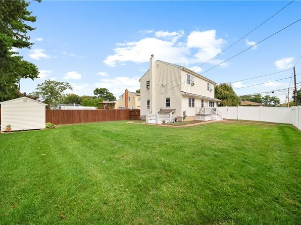 78 Jefferson Avenue, Deer Park, NY 11729