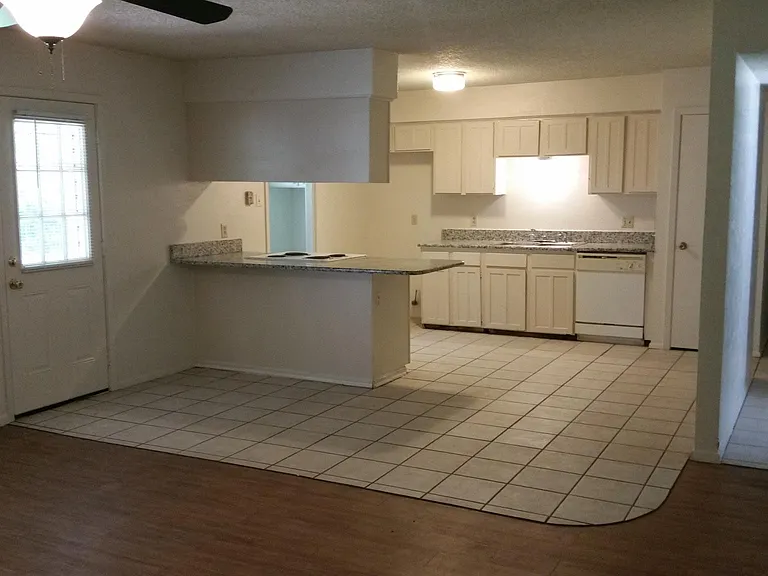 211 Blair Ln — Photo 3