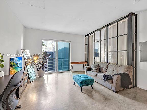 3rd image of 234 NE 3rd St APT 1108