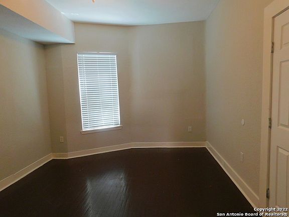 5th image of 1004 W Gramercy Pl