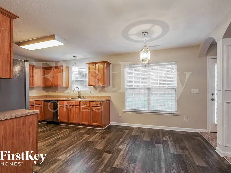 2038 Twilight Ln — Photo 7