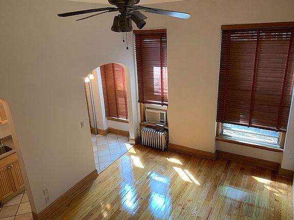 3rd image of 103 W 69th St #2