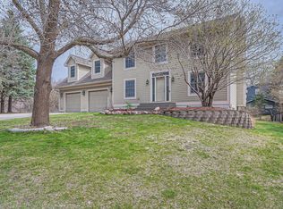 9599 Brookview Cir, Woodbury, MN 55125