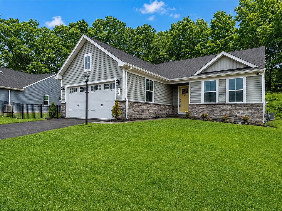 1st image of 424 Dogwood Ct