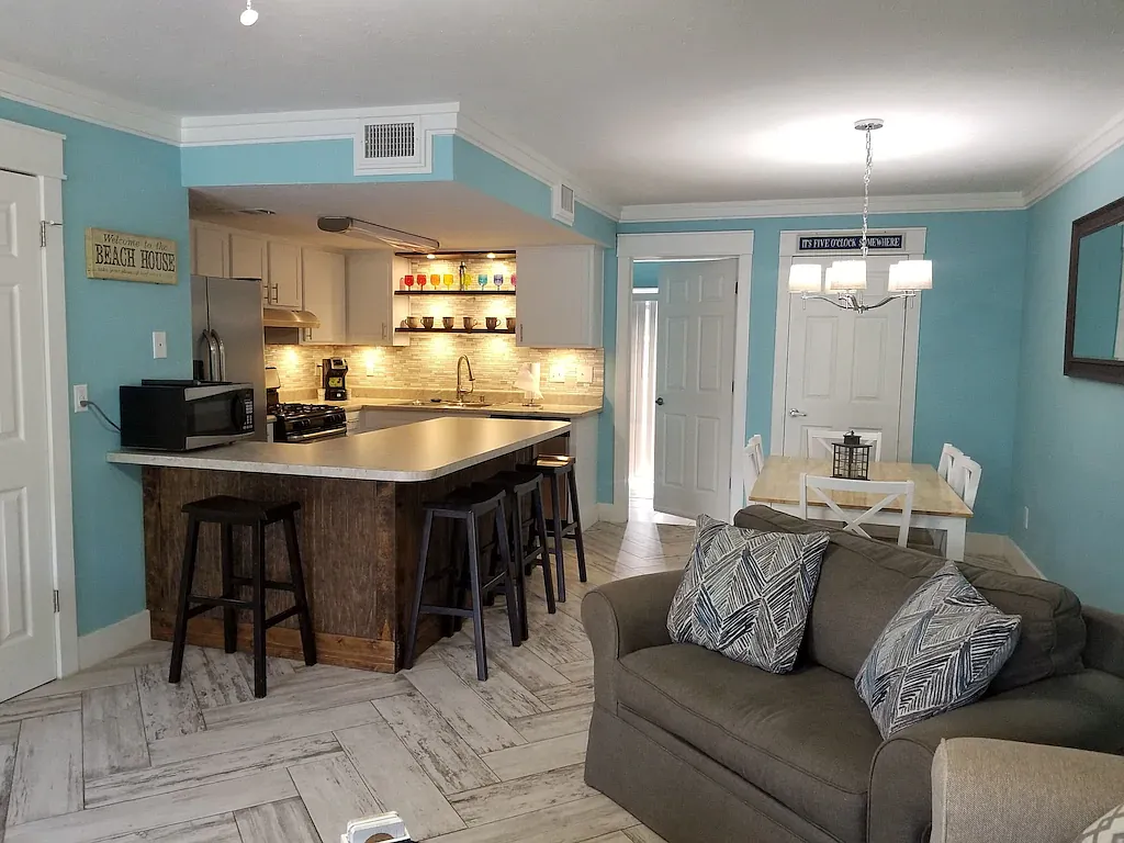 3 bed, 2.5 bath, 1386 sqft, $2,600 — Photo 2