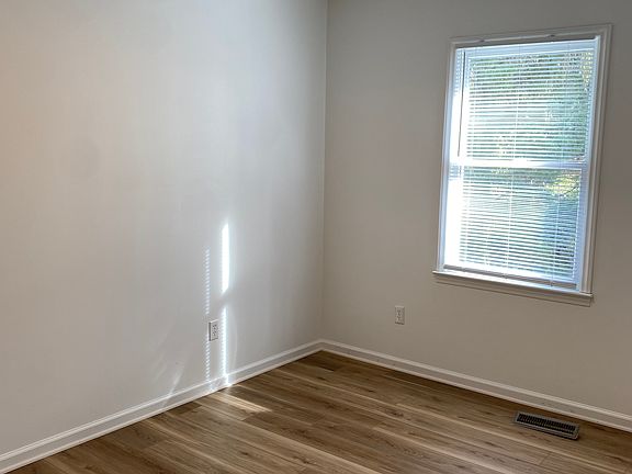 5th image of 423 Franklin St #421
