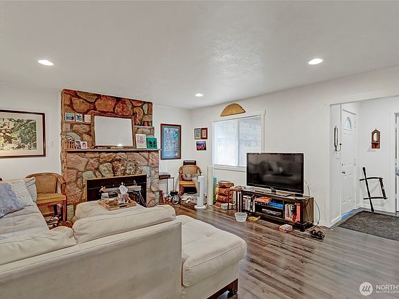 5th image of 2916 NE 119th Street