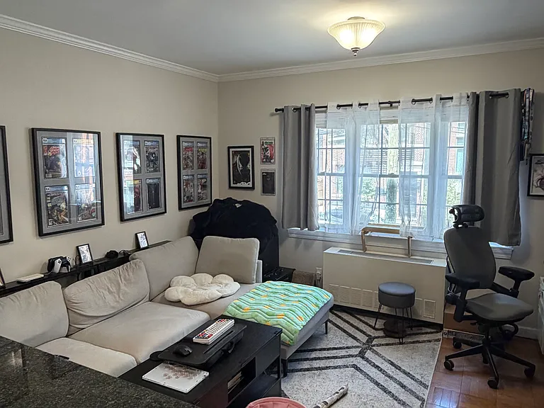 26-17 28th St #4 — Photo 4