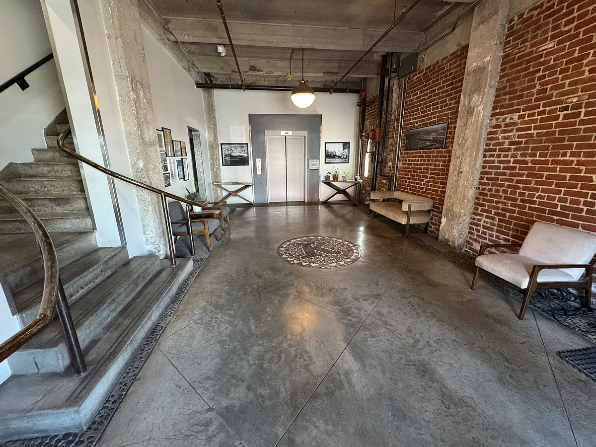 Building Foyer - 100 W 5th St #5B