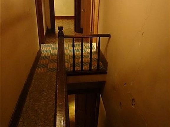 2nd image of 518 Taft Ave