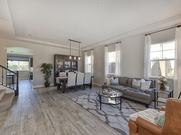 4th image of 3216 Demartini Dr