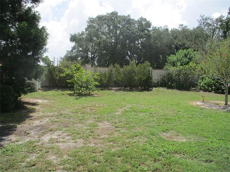 209 N Brockfield Dr — Photo 22