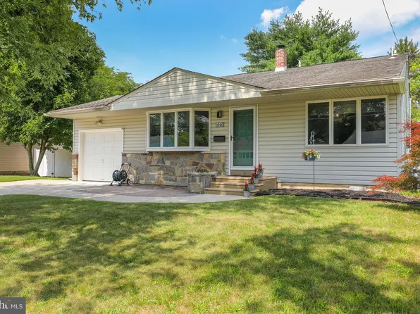 1540 N Bowling Green Dr, Cherry Hill, NJ 08003