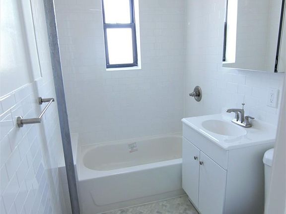 4th image of 4145 52nd St APT 5A