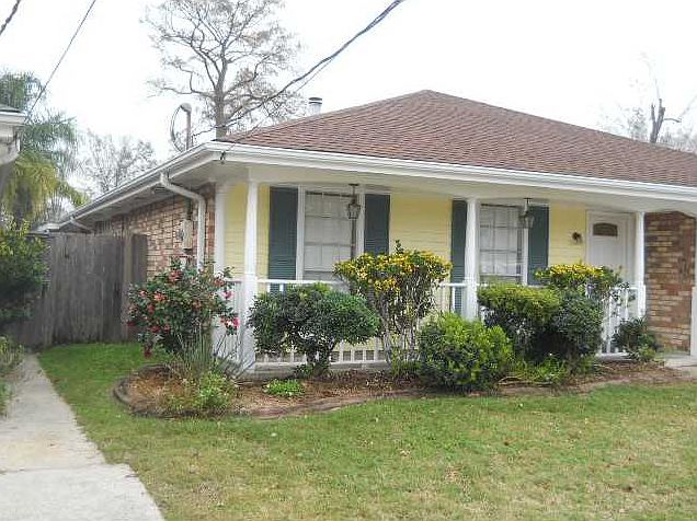 2nd image of 3020 Iowa Ave