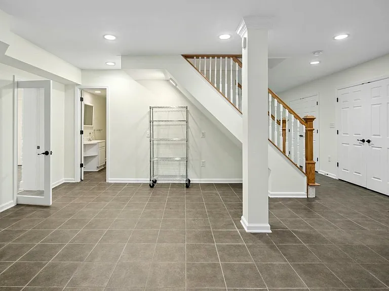 3643 Jenifer St NW — Photo 45