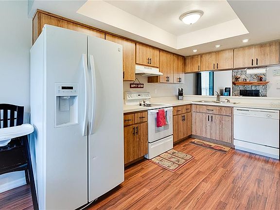 3rd image of 8109 Heavens Bend Ln