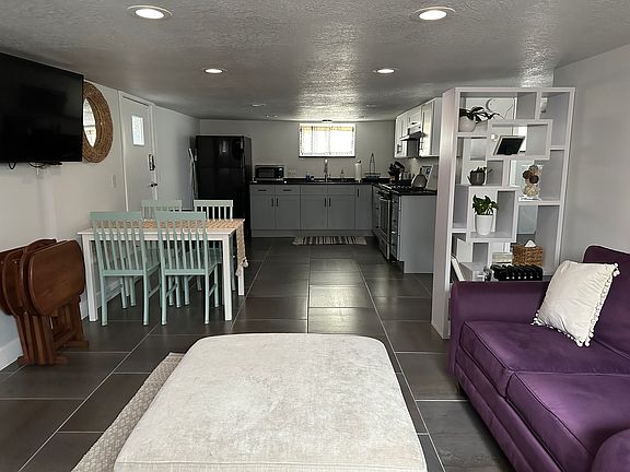 4th image of 3860 S Orchard Ave Unit 2