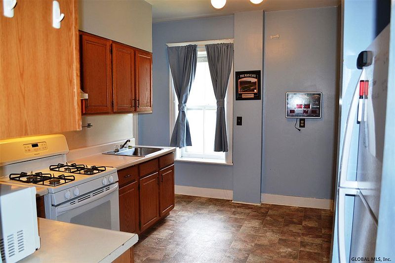 4th image of 184-186 N ALLEN Street