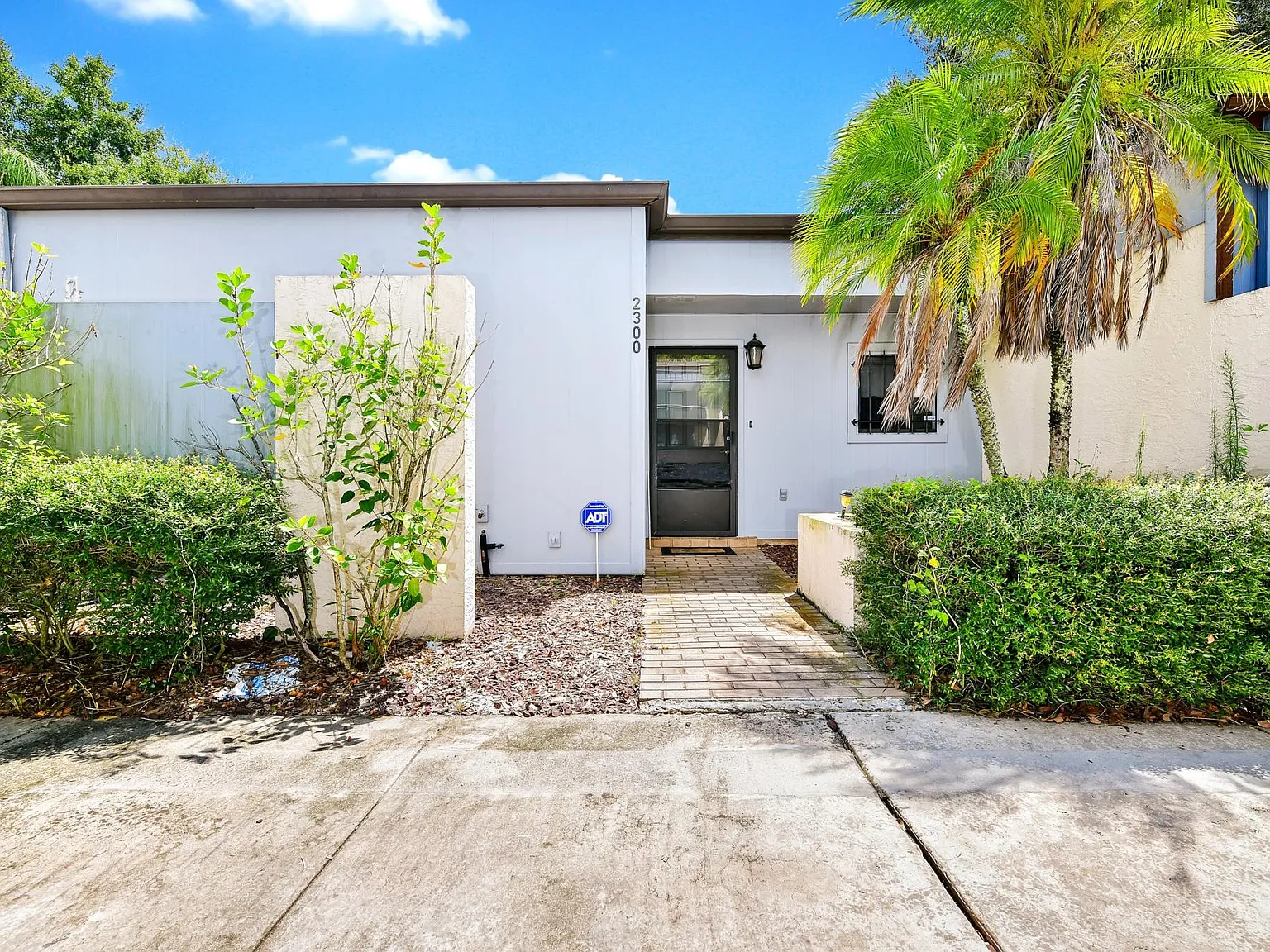 2300 Barbados Dr — Photo 1