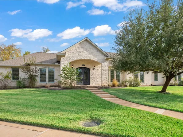 3240 Walnut Creek Ct, Bryan, TX 77807