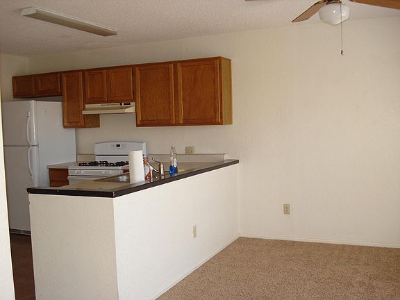 2nd image of 120 Cottonwood Dr