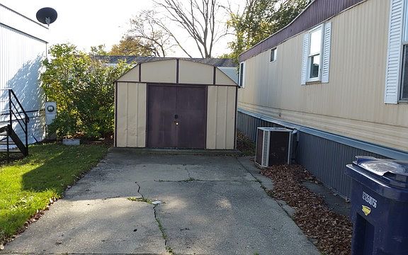 5th image of 8800 S Harlem Ave Trailer 2237