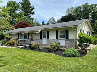 331 Devon Dr, Lancaster, PA 17603