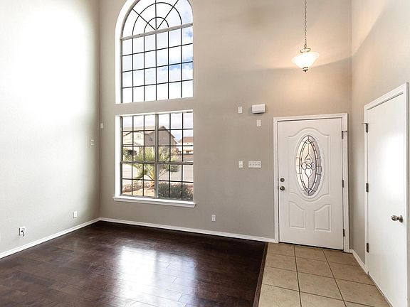 4th image of 3800 Loma Cortez Dr