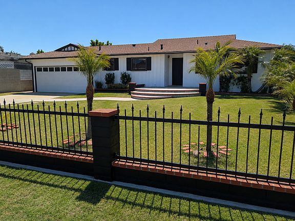 3rd image of 12671 Jerome Ln