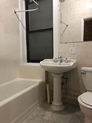 Rented by Compass | media 52