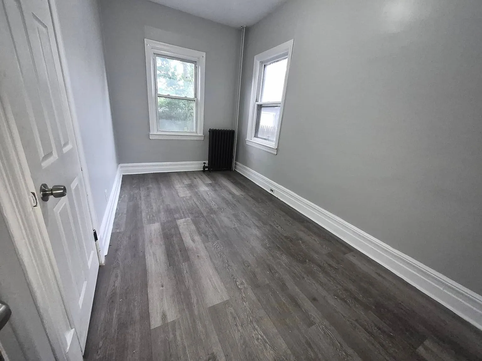 3 bed, 1000 sqft, $2,200 — Photo 4