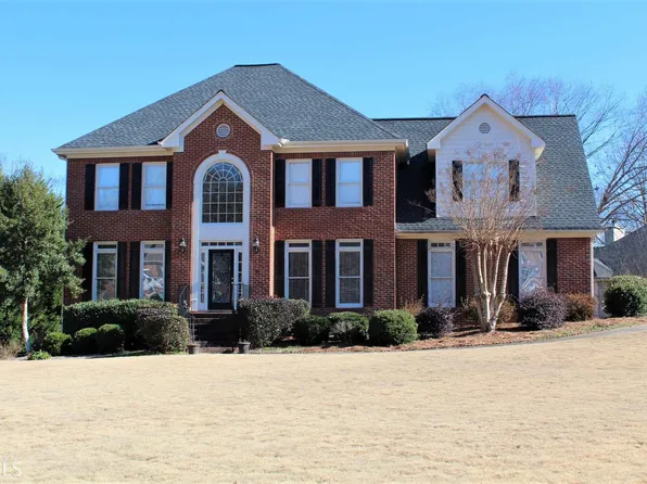 1350 Country Lake Dr, Lilburn, GA 30047