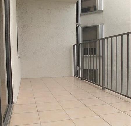 5th image of 18181 NE 31st Ct APT 2602