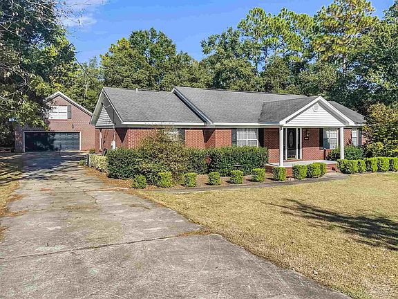 3rd image of 5787 White Oak Ln