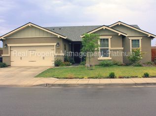 3690 N Clover Ave, Fresno, CA 93727