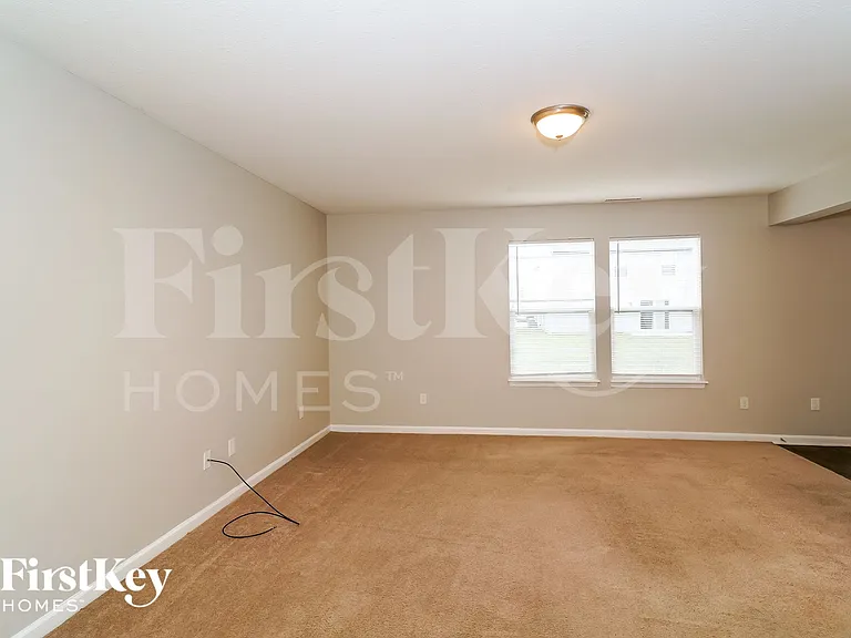 8123 Fisher Bend Dr — Photo 2