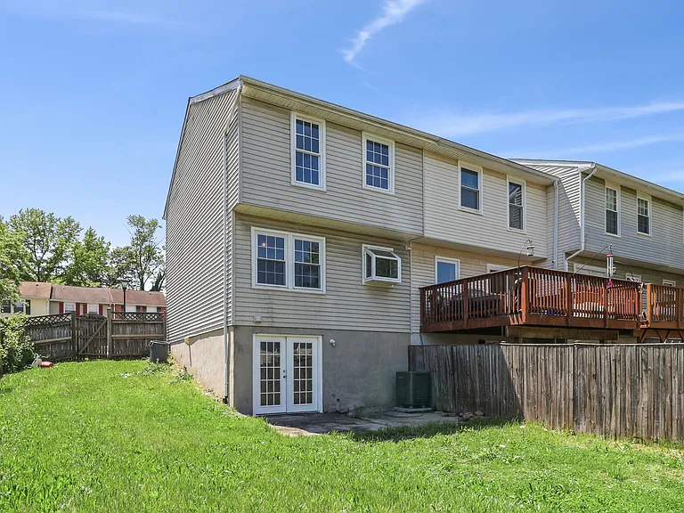 5448 Princess Dr — Photo 12