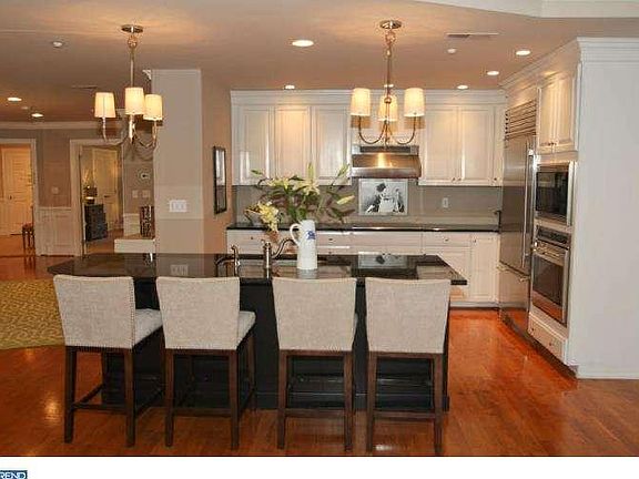 5th image of 1702 N Park Dr APT 34