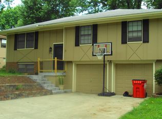 205 Millview Dr, Buckner, MO 64016