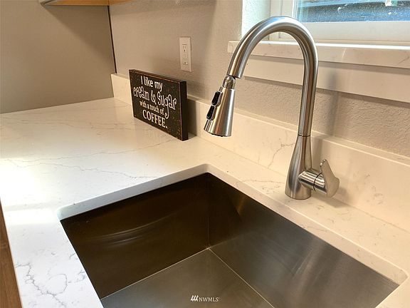 4th image of 1337 Goldenrod Dr SE