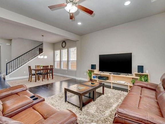 3rd image of 5305 Mandevilla Dr