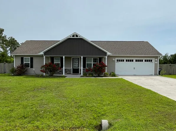 204 Misty Cove Ct, Sneads Ferry, NC 28460