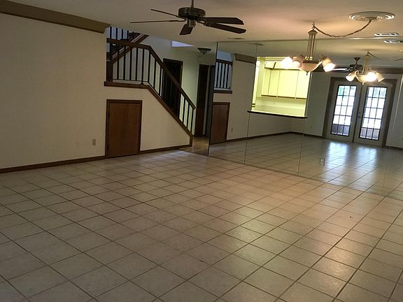 5th image of 487 Lakebridge Dr