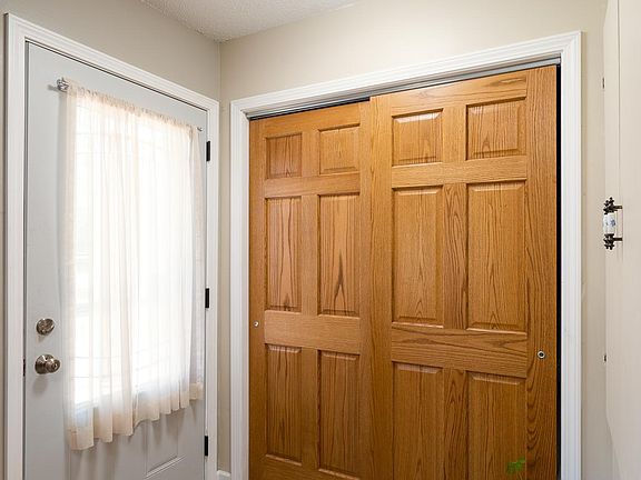 5th image of 4601 Aquila Ave N