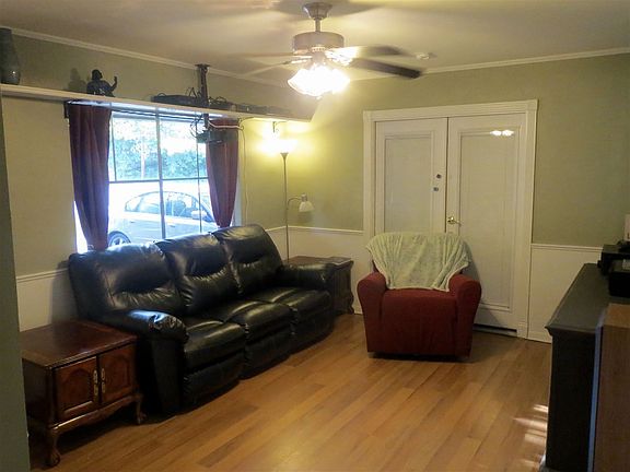 2nd image of 908 Pinkerton Dr