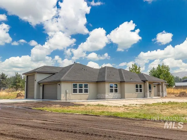 2940 Cottonwood Ln, Emmett, ID 83617