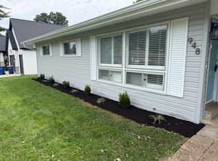 948 Nana Ln, Saint Louis, MO 63131